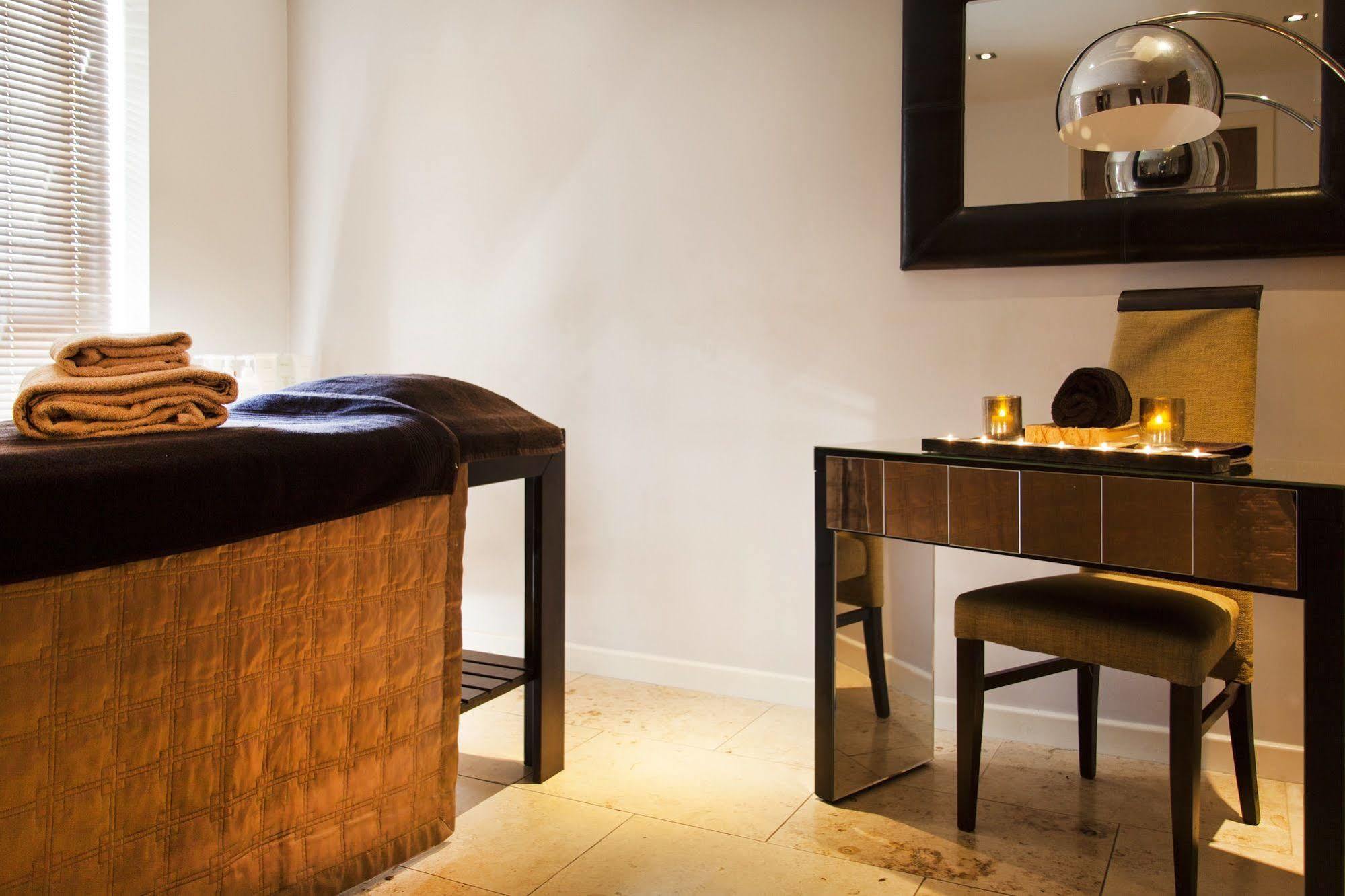 Lanes Hotel West Coker Екстериор снимка